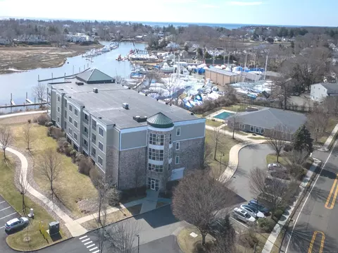 60 Maple St #38B, Branford, CT 06405