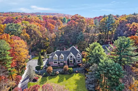 218 High Wood Dr, Glastonbury, CT 06073