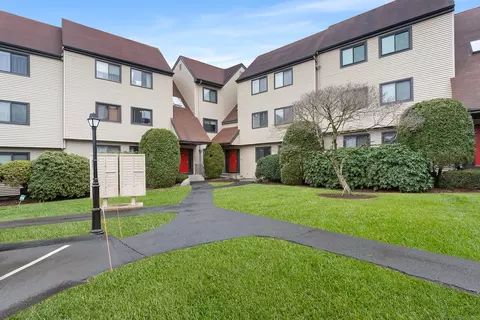 3 Seir Hill Rd #D2, Norwalk, CT 06850