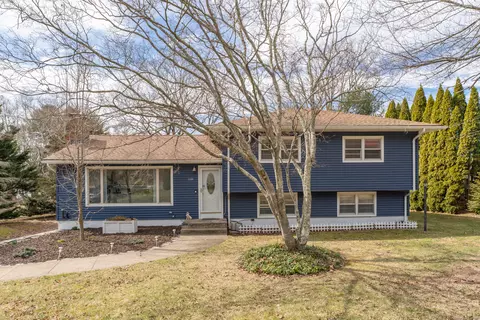 128 Flanders Rd, Niantic, CT 06357