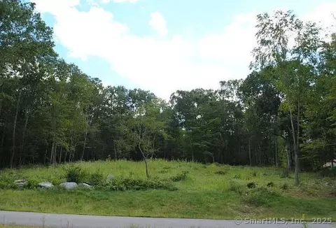 19 Zoldak Dr, Windham, CT 06256