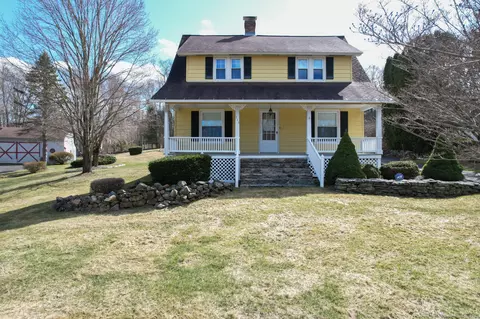 713 Whittemore Rd, Middlebury, CT 06762