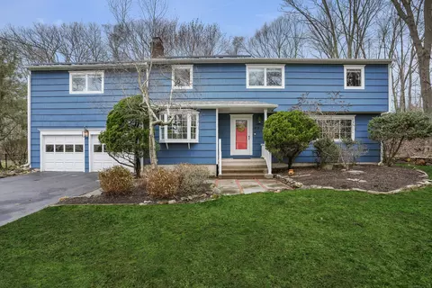 142 Trillium Rd, Fairfield, CT 06824