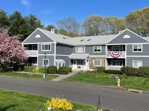 201 Windgate Cir #A, Monroe, CT 06468