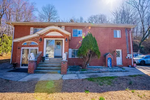 10 Twitchgrass Rd, Trumbull, CT 06611