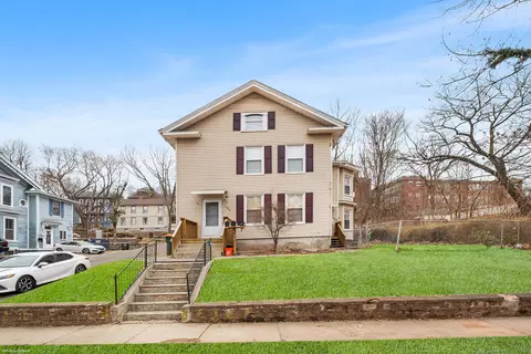 126 Pleasant St, Meriden, CT 06450
