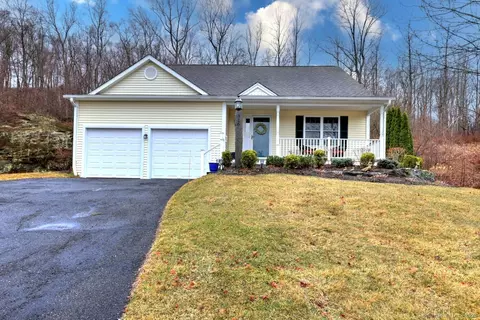 326 Spruce Hill Dr #326, Oxford, CT 06478
