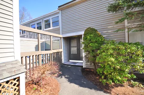 9 Beecher Ln #9, Rocky Hill, CT 06067