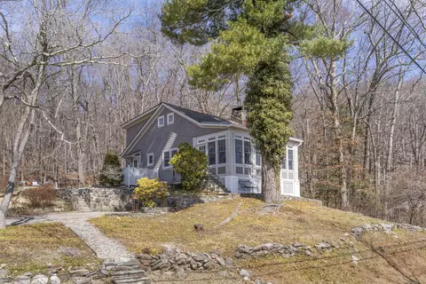210 Mountain Rd, Ridgefield, CT 06877