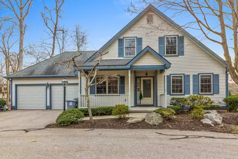 2 Chestnut Dr #2, Niantic, CT 06357