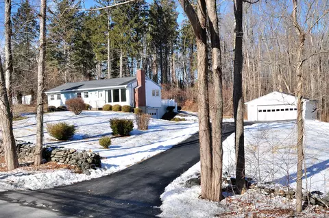 144 Currituck Rd, Newtown, CT 06470