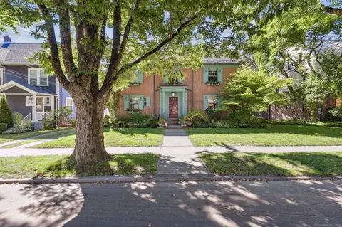 130 Westwood Rd, New Haven, CT 06515
