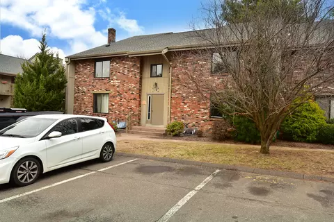 27 Amato Dr #B, South Windsor, CT 06074