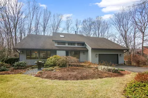 37 Mountain View Rd, Glastonbury, CT 06033