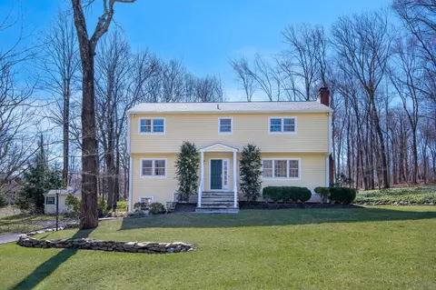 26 Woodchuck Ln, Ridgefield, CT 06877