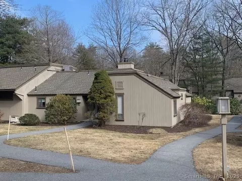 41 Crocus Ln #41, Avon, CT 06001