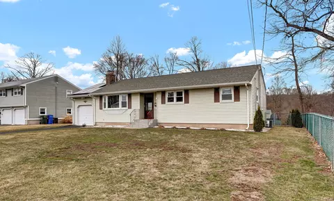 96 Jeffrey Ln, Newington, CT 06111