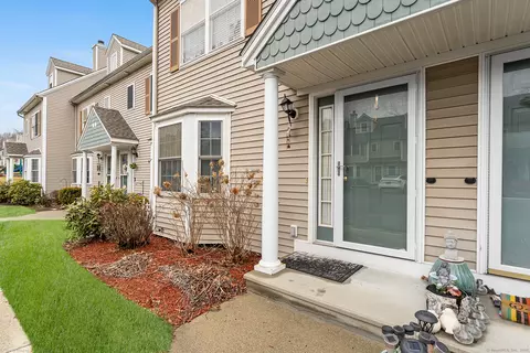 283 Bridge St #4, Groton, CT 06340