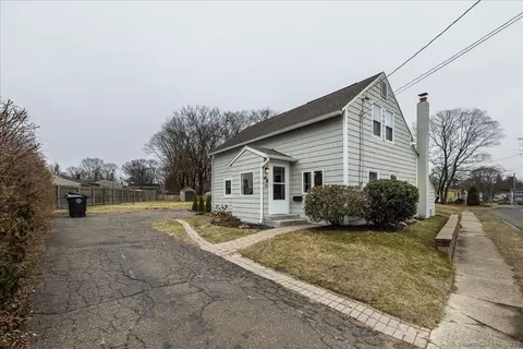 16 Old Point Rd, Milford, CT 06460