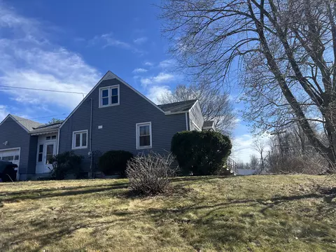 424 Long Hill Ave, Shelton, CT 06484