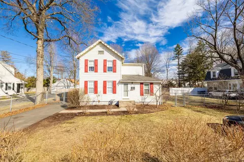 24 Elbow Ln, Plainville, CT 06062