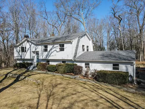 105 Pepper Tree Hill Ln, Southbury, CT 06488