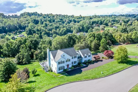 8 Trailing Ridge Rd, Brookfield, CT 06804