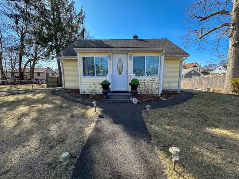 108 Stevens St, East Haven, CT 06512