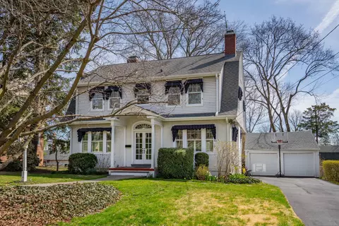 26 Arnoldale Rd, West Hartford, CT 06119