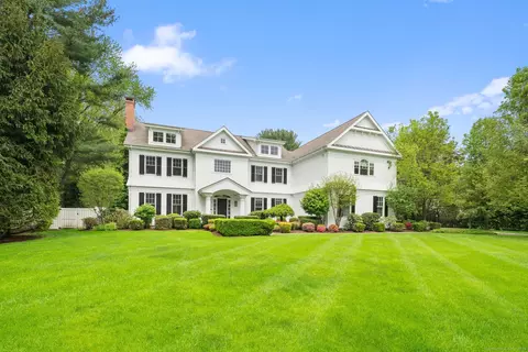 11 Gault Park Dr, Westport, CT 06880