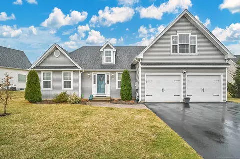 10 Steeple View Dr, Ellington, CT 06029