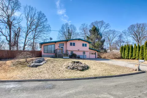 24 Sanford Dr, Shelton, CT 06484