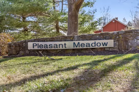 202 Garden Cir #202, South Windsor, CT 06074