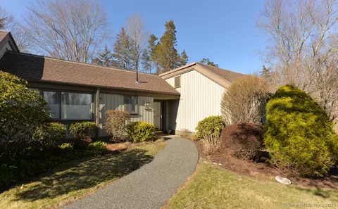 546 Heritage Vlg #B, Southbury, CT 06488