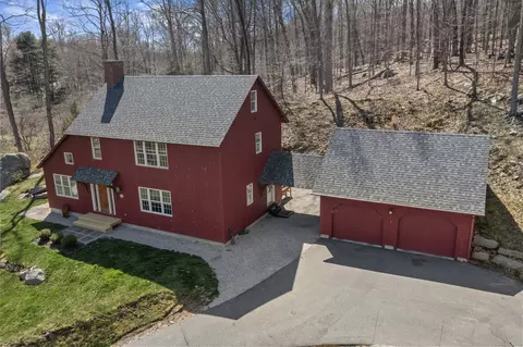 2 Primrose Ledge Ledge, Essex, CT 06426
