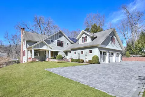 4 Deepwood Ln, Westport, CT 06880