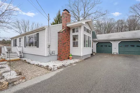 29 Whittemore Rd, North Grosvenor Dale, CT 06255