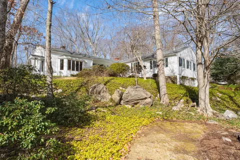 150 Whitethorn Dr, Guilford, CT 06437