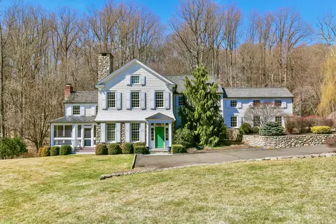 83 Lone Tree Farm Rd, New Canaan, CT 06840