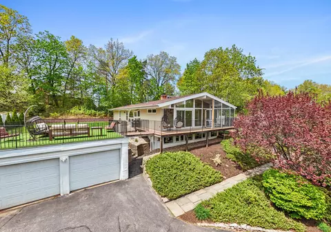 75 Kirkwood Rd, West Hartford, CT 06117