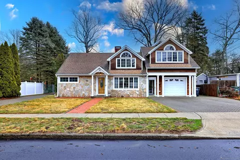 74 Wepawaug Dr, Milford, CT 06461