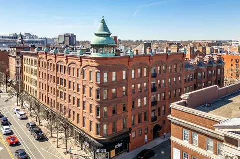 1 Linden Pl #312, Hartford, CT 06106