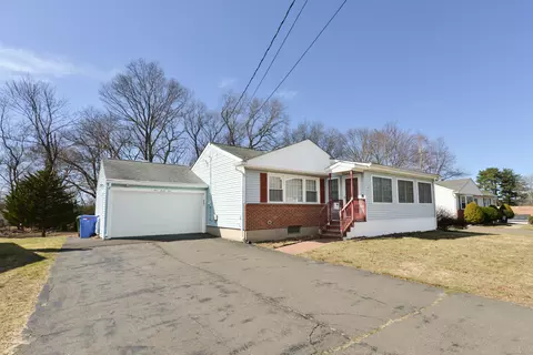 135 Anthony Dr, Bristol, CT 06010