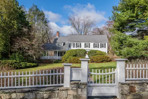 31 Woodbury Rd, Watertown, CT 06795