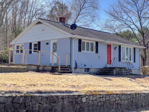 7 Mckay St, Norwich, CT 06360