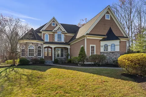 40 Brook Crossing Ext, Ellington, CT 06029
