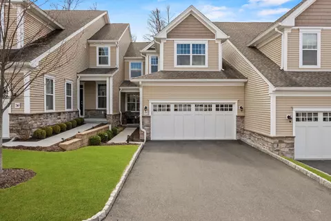 38 Winding Ridge Way, Danbury, CT 06810