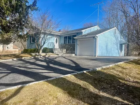 2766 Cecile Dr, Yorktown, NY 10598