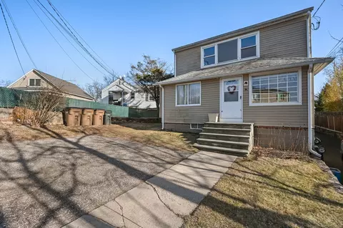 14 Overlook Pl, Stamford, CT 06907