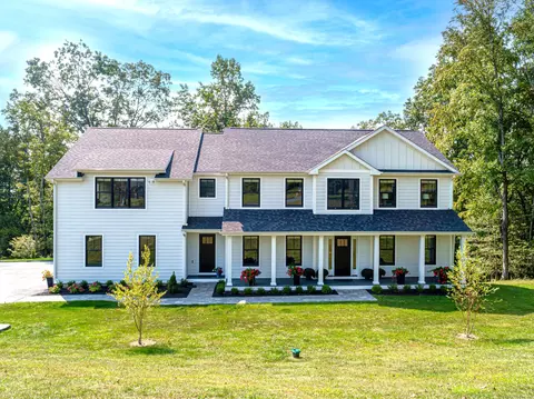 24 Hunting Ridge Rd, Brookfield, CT 06804